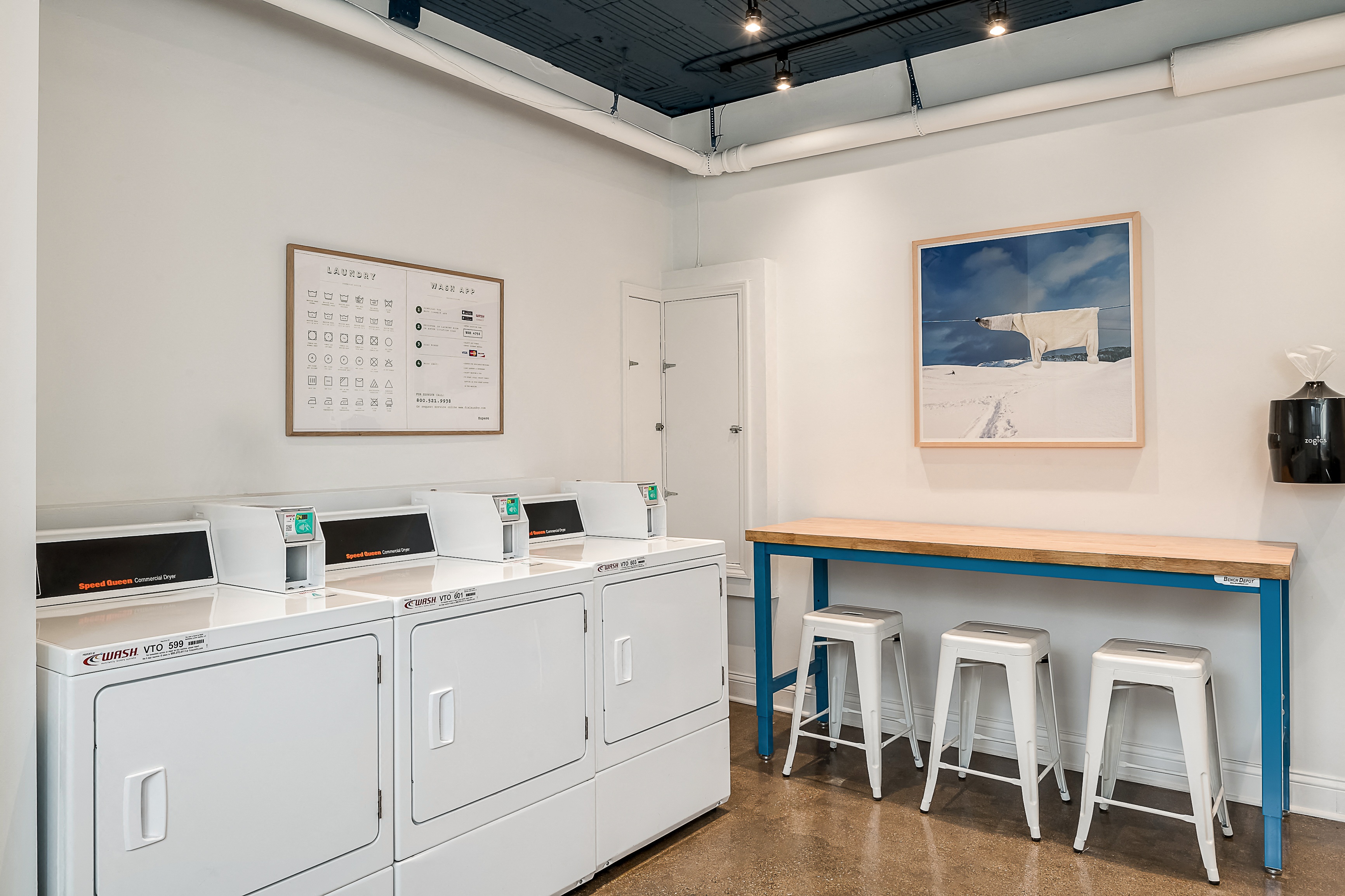 1255 W. Bryn Mawr Ave. 1255 W. Bryn Mawr Ave., Chicago, IL 60660 Andersonville - Leasing by Cross Street